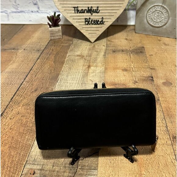 Michael Kors Black Leather Zip Around Continental Wallet - Picture 4 of 12